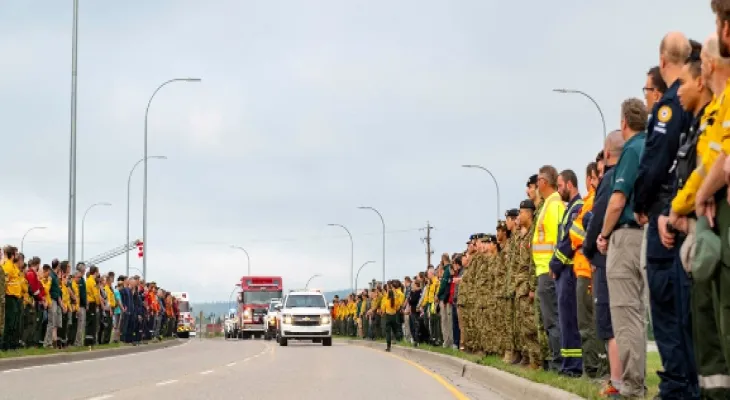 Death of a firefighter while combating a forest fire in Canada