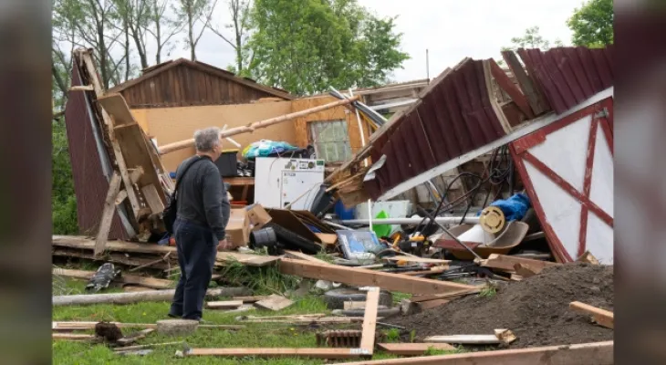 Researchers urge improvement of Canada's weak hurricane forecasting record to save lives.
