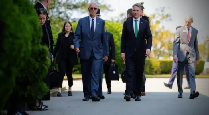 Canadian and Australian defense ministers agreed to enhance cooperation between their countries.