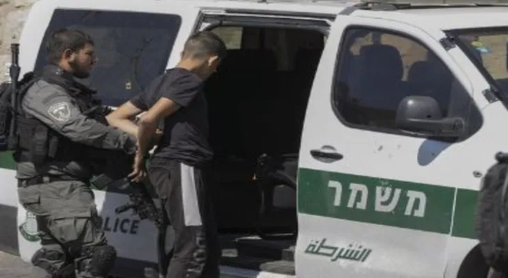 Occupation forces arrest 16 Palestinians from the West Bank.
