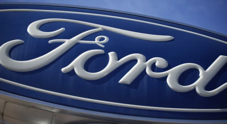 "Ford and Mazda" warn against driving old cars equipped with dangerous airbags manufactured by Takata.