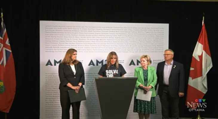 Local leaders in Ontario are calling for a "new deal" with the municipal assembly in Ottawa.