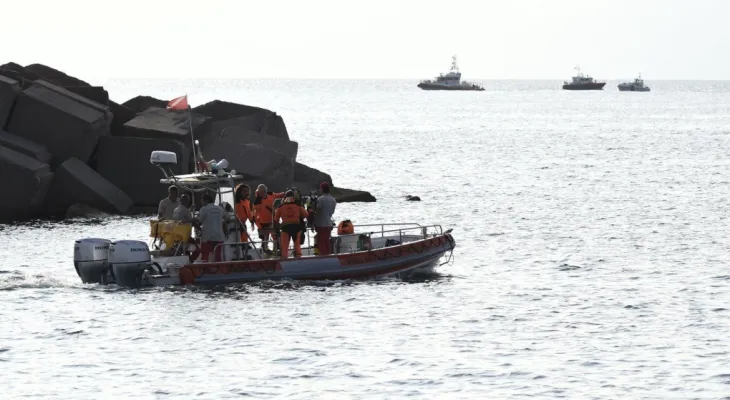 Resuming search operations for 12 minutes for 6 people from a sunken yacht off the coast of Sicily