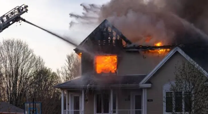 Massive fire results in damage to several homes in Calgary
