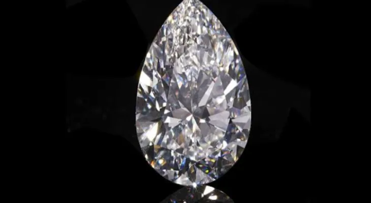 A Canadian company announces the extraction of the largest diamond in the world.
