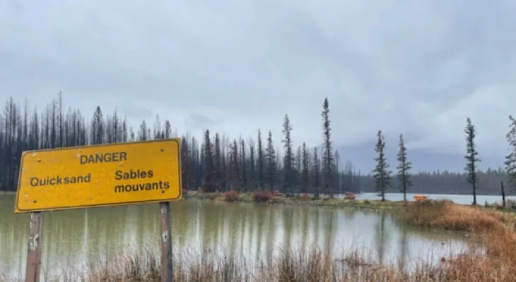Heavy rainfall in Jasper National Park slows down the fires.
