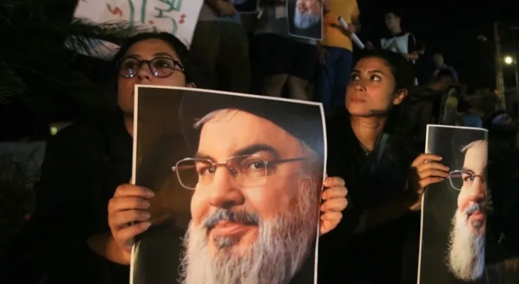 Division parmi les Syriens et Damas perçoit les changements : Nasrallah a formé un parapluie empêchant la critique des politiques d'Assad