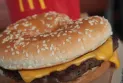 The death of one person and the poisoning of dozens.. A deadly bacteria outbreak linked to McDonald's hamburgers shakes America and plunges the company's stock.