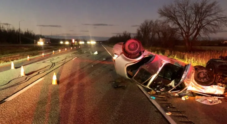 Ontario: Driver injured in rollover crash on Highway 416 in Kempville