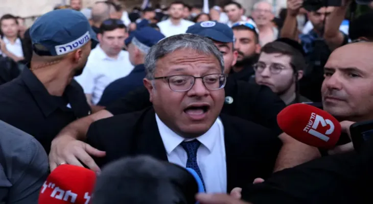 Hebron: Extremist Ben Gvir storms the Ibrahimi Mosque amid Palestinian rejection and significant Arab and international condemnation.
