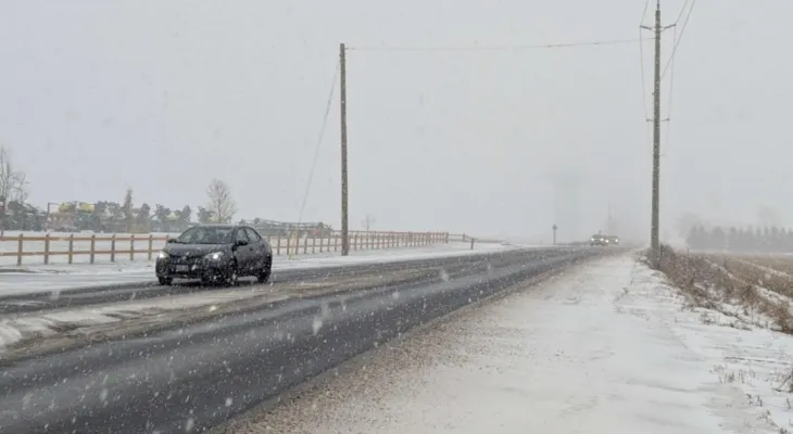 Alerte météo pour un hiver rigoureux en Ontario avec des chutes de neige pouvant atteindre 15 cm