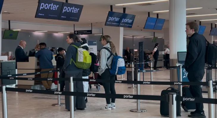 A new snowstorm threatens delays and cancellations of flights during Christmas.