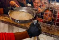 Le pillage perturbe les approvisionnements alimentaires à Gaza malgré l'engagement d'Israël à repousser les bandes