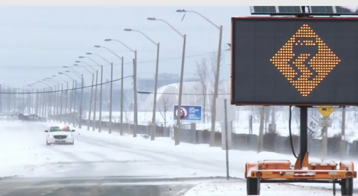 Alerte de l'agence canadienne : des pluies verglaçantes causent des conditions dangereuses sur les routes à Ottawa et dans les environs