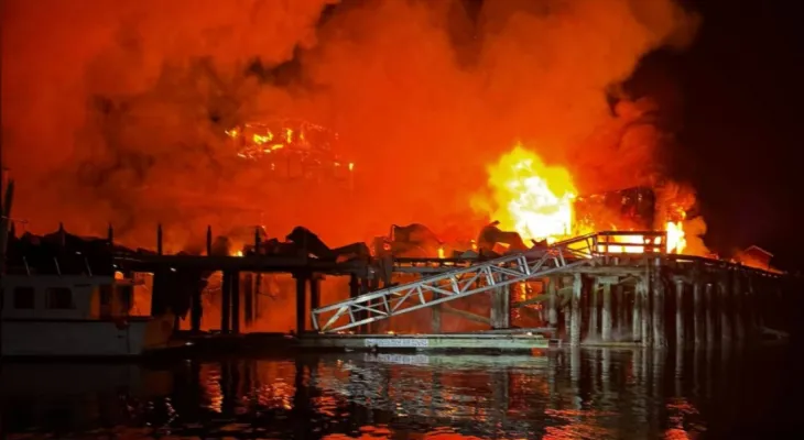 Un incendie détruit une partie emblématique de la promenade Telegraph Cove en Colombie-Britannique