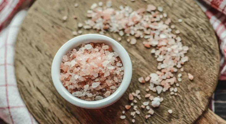 Canada : retrait du sel de mer et du sel de l'Himalaya en raison de la présence de morceaux de plastique