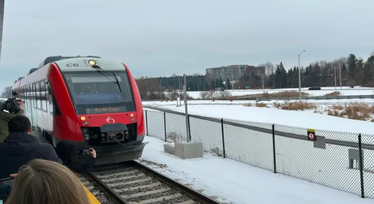 Inauguration de la nouvelle ligne de chemin de fer à Ottawa : « un changement qualitatif » dans les transports publics