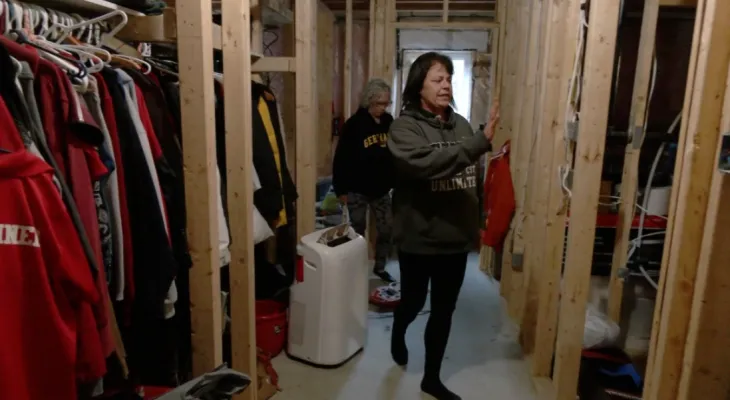 Canadian homeowners sound the alarm over a contractor accused of fraud.