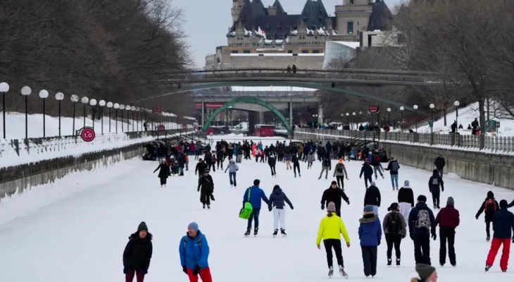 Inauguration de la station de ski Rideau à Ottawa dans une ambiance festive et les défis du changement climatique