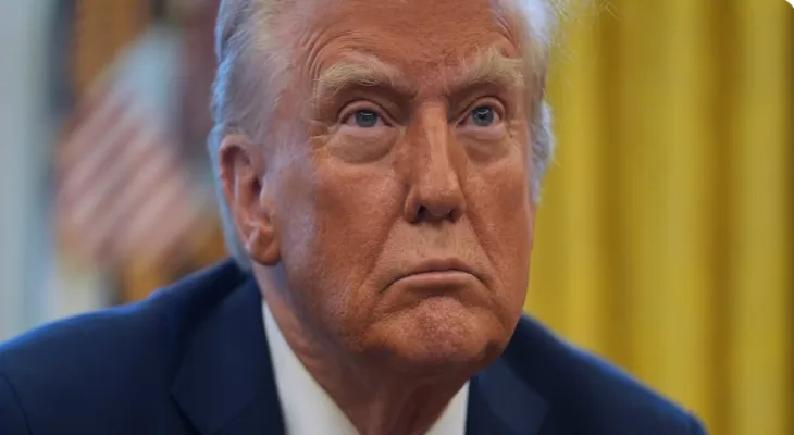 Trump signs a decision to impose tariffs on imports from Canada and Mexico