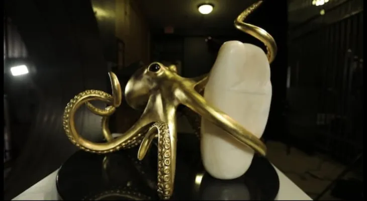 Toronto hosts a rare display of the giant "Giga" pearl.
