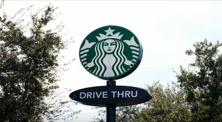 Starbucks lays off 1,100 employees in the administrative sector as part of restructuring efforts