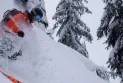 Une avalanche fait trois morts parmi les skieurs en hélicoptère en Colombie-Britannique.