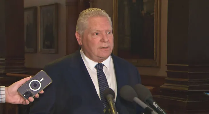 Doug Ford approuve l'imposition de droits de représailles en réponse au tarif de 25 % de Trump sur les importations de voitures.