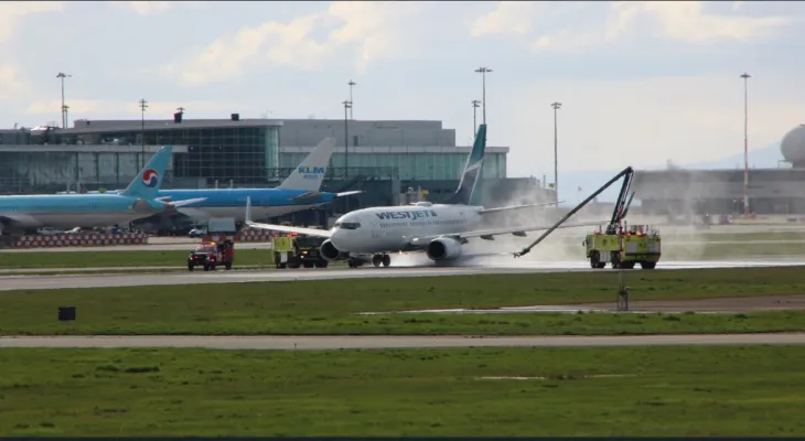 Fermeture temporaire d'une piste de l'aéroport de Vancouver après l'annulation du décollage d'un avion de WestJet