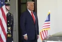 Trump envisage de suspendre les tarifs douaniers sur les exportations automobiles vers le Canada face à une pression économique croissante.