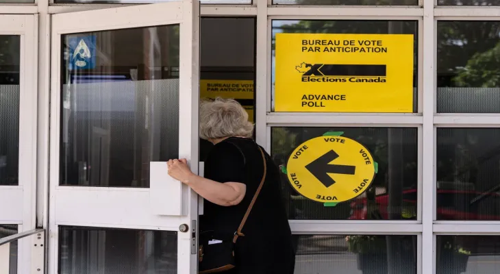 The opening of early polling stations in Canada marks the beginning of the actual voting in the federal elections.