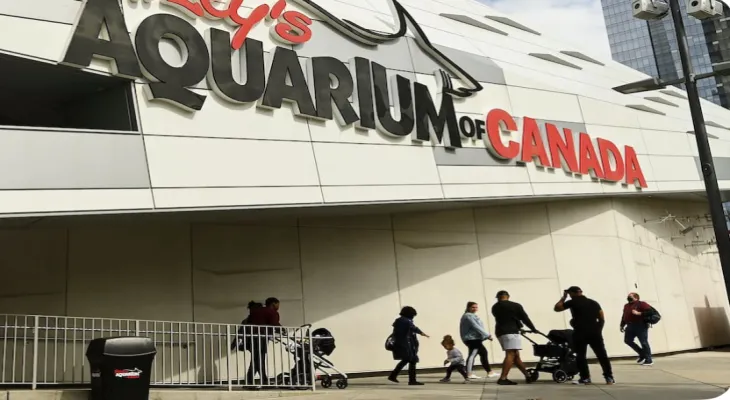 What is open and closed in Toronto during the Easter holiday 2025