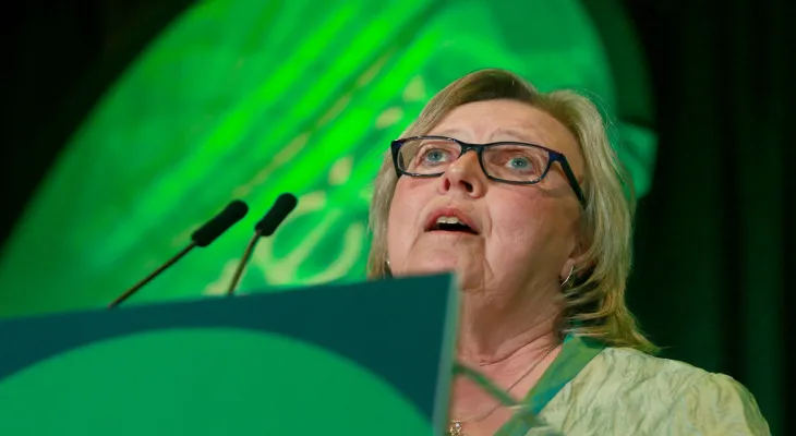 Elizabeth May du Parti vert ouverte à la présidence de la Chambre des communes et à rejoindre le gouvernement de Carney