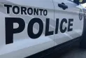 La police de Toronto enquête sur un acte de vandalisme islamophobe et recherche deux suspects.