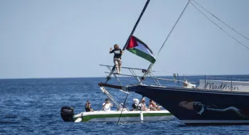 إسرائيل تتعهد بمنع قارب مساعدات على متنه غريتا ثونبرغ ونشطاء دوليون من الوصول إلى غزة