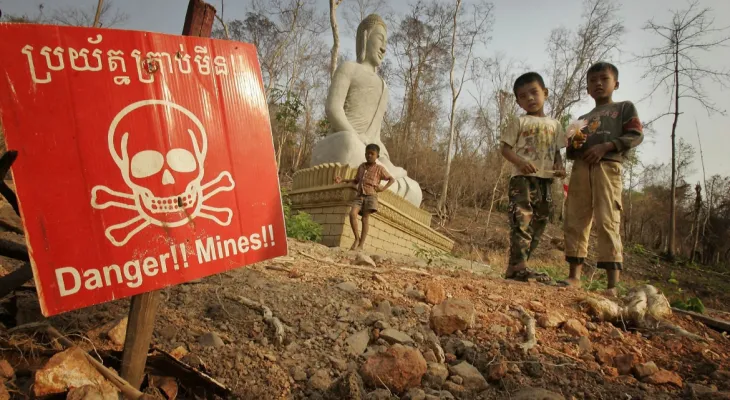 Six countries, including Ukraine, are withdrawing from the mine ban treaty led by Canada.
