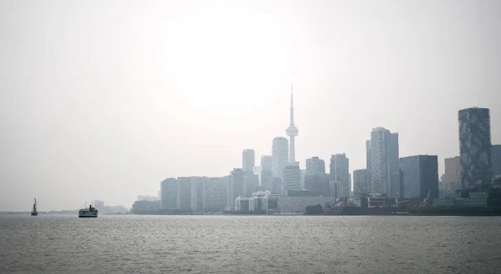 Toronto prepares for a heat wave and poor air quality today, Monday